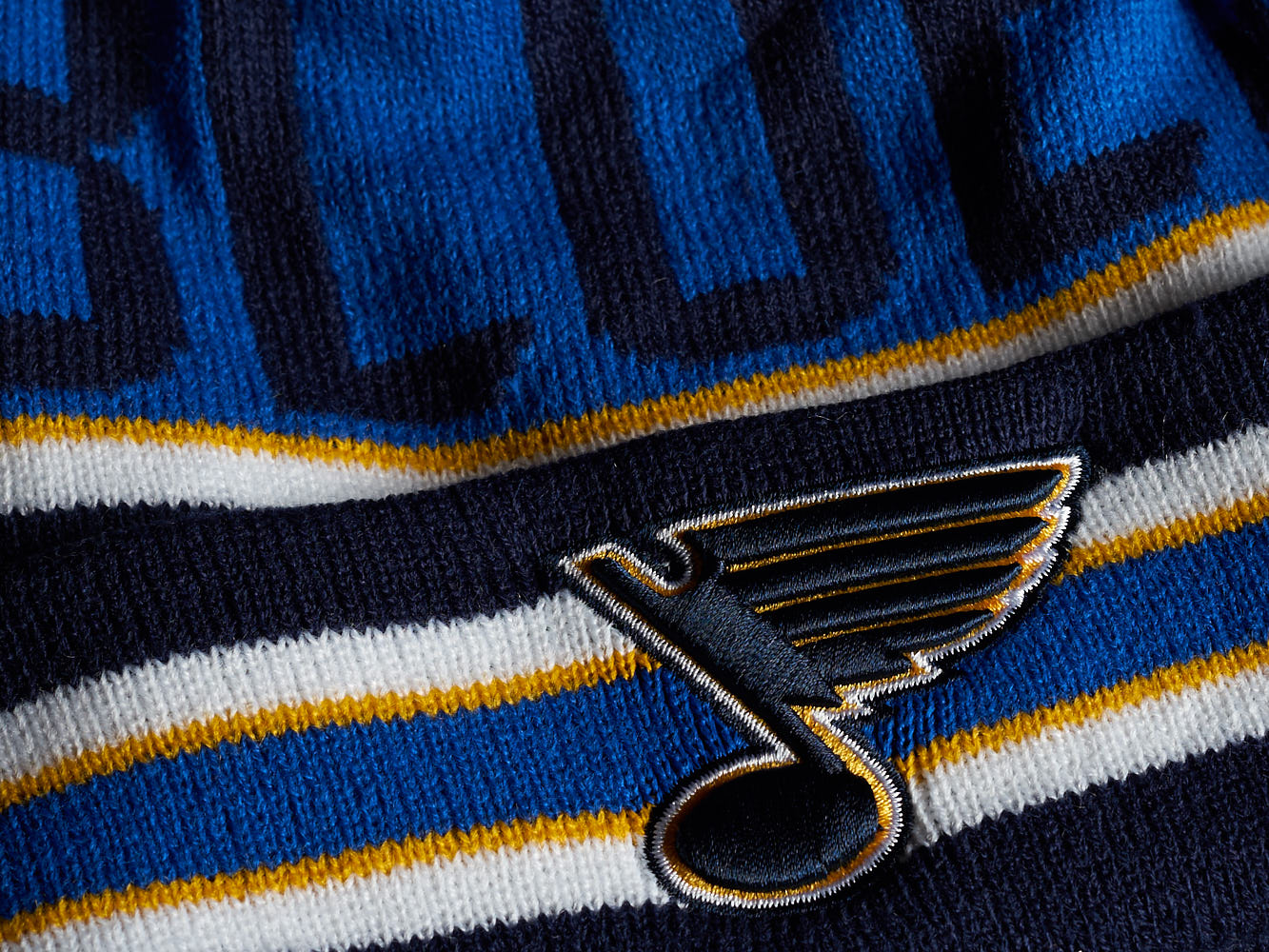 Шапка "NHL Saint Louis Blues" с помпоном