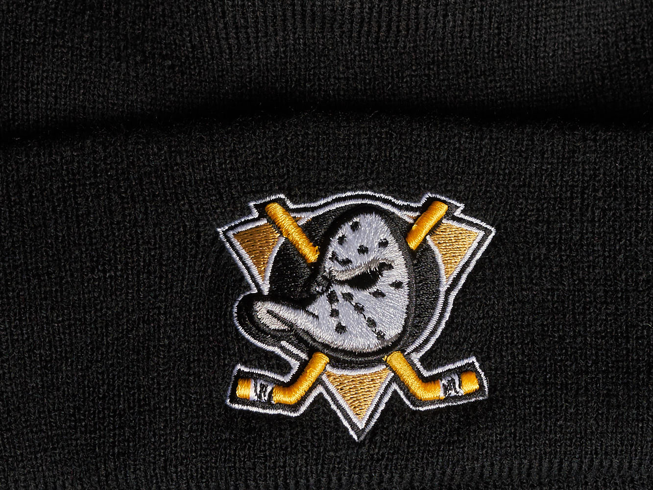 Шапка "NHL Anaheim Ducks" с помпоном