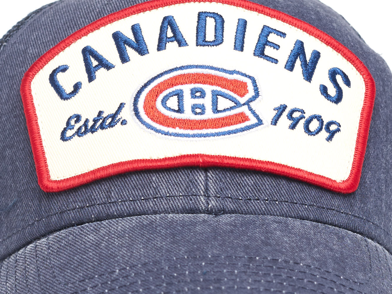 Бейсболка "NHL Montreal Canadiens Hockey Est. 1909" темно-синяя с сеткой 55-58