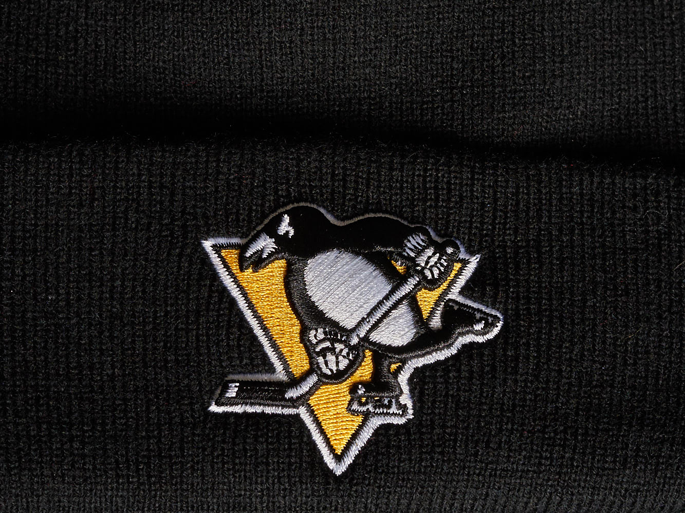 Шапка "NHL Pittsburgh Penguins" с помпоном