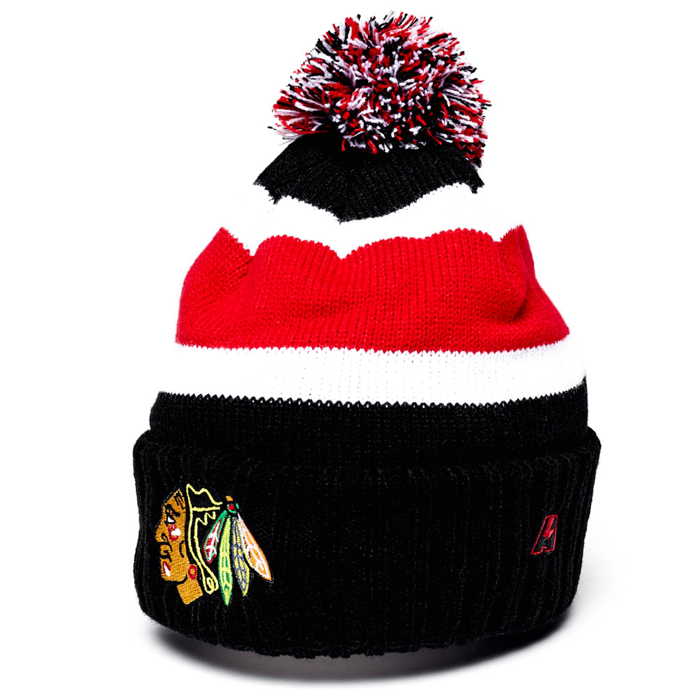 Шапка "NHL Chicago Black Hawks" с помпоном с вышивкой кр-бел-черн (подростковая)