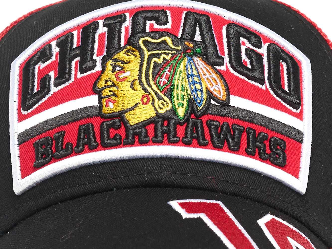 Бейсболка "NHL Chicago Black Hawks" №19 черно-красная с сеткой 55-58