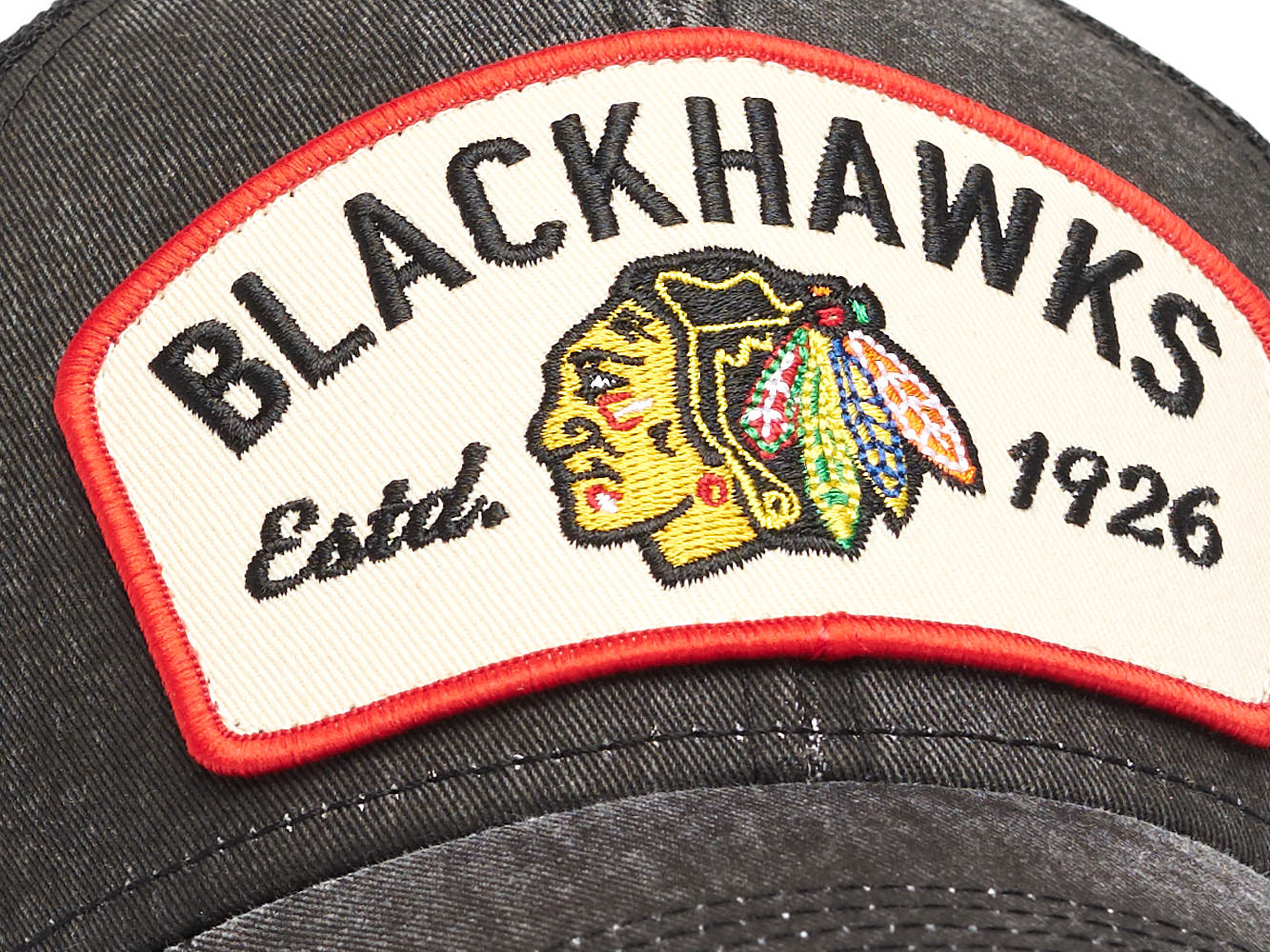 Бейсболка "NHL Chicago Black Hawks Est. 1926" черная с сеткой 55-58