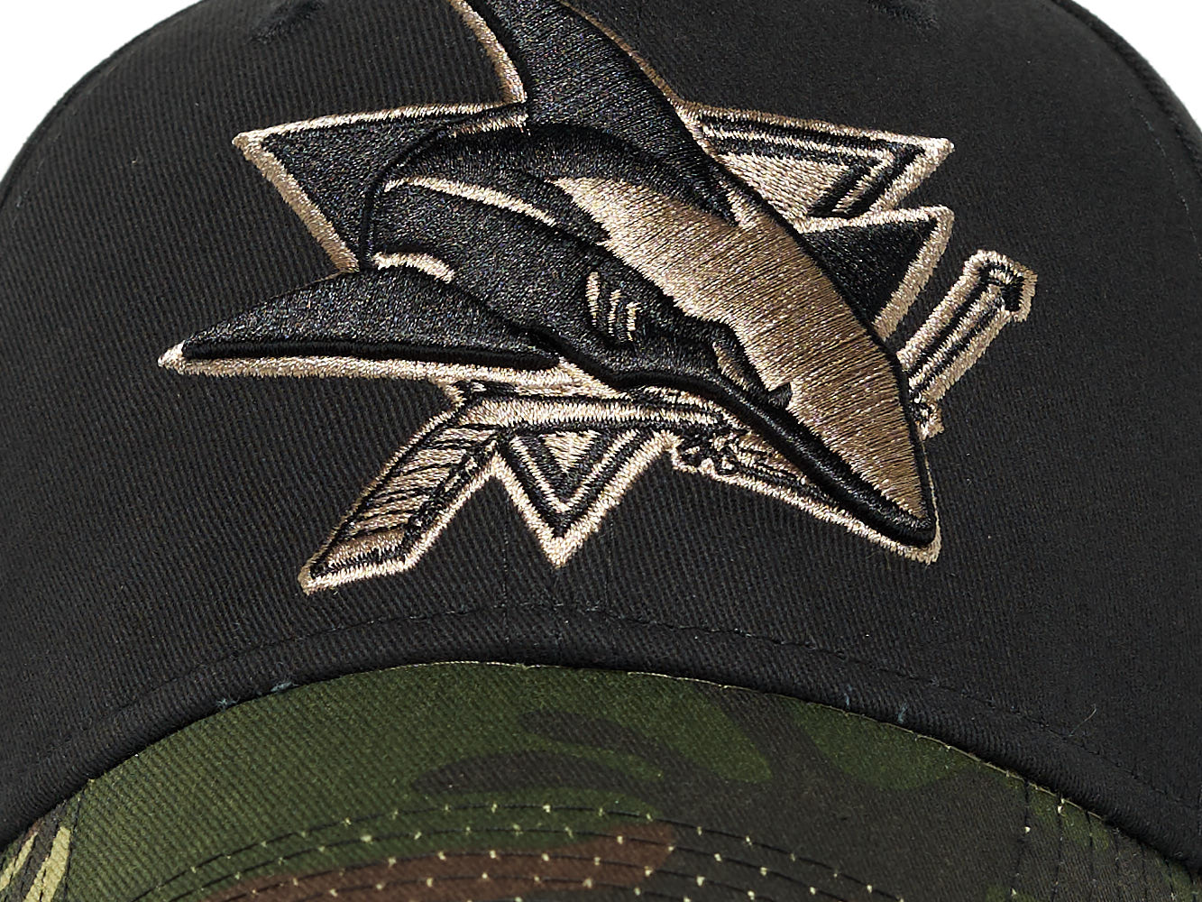 Бейсболка "NHL San Jose Sharks" черная с камуфляжным козырьком (подростковая)