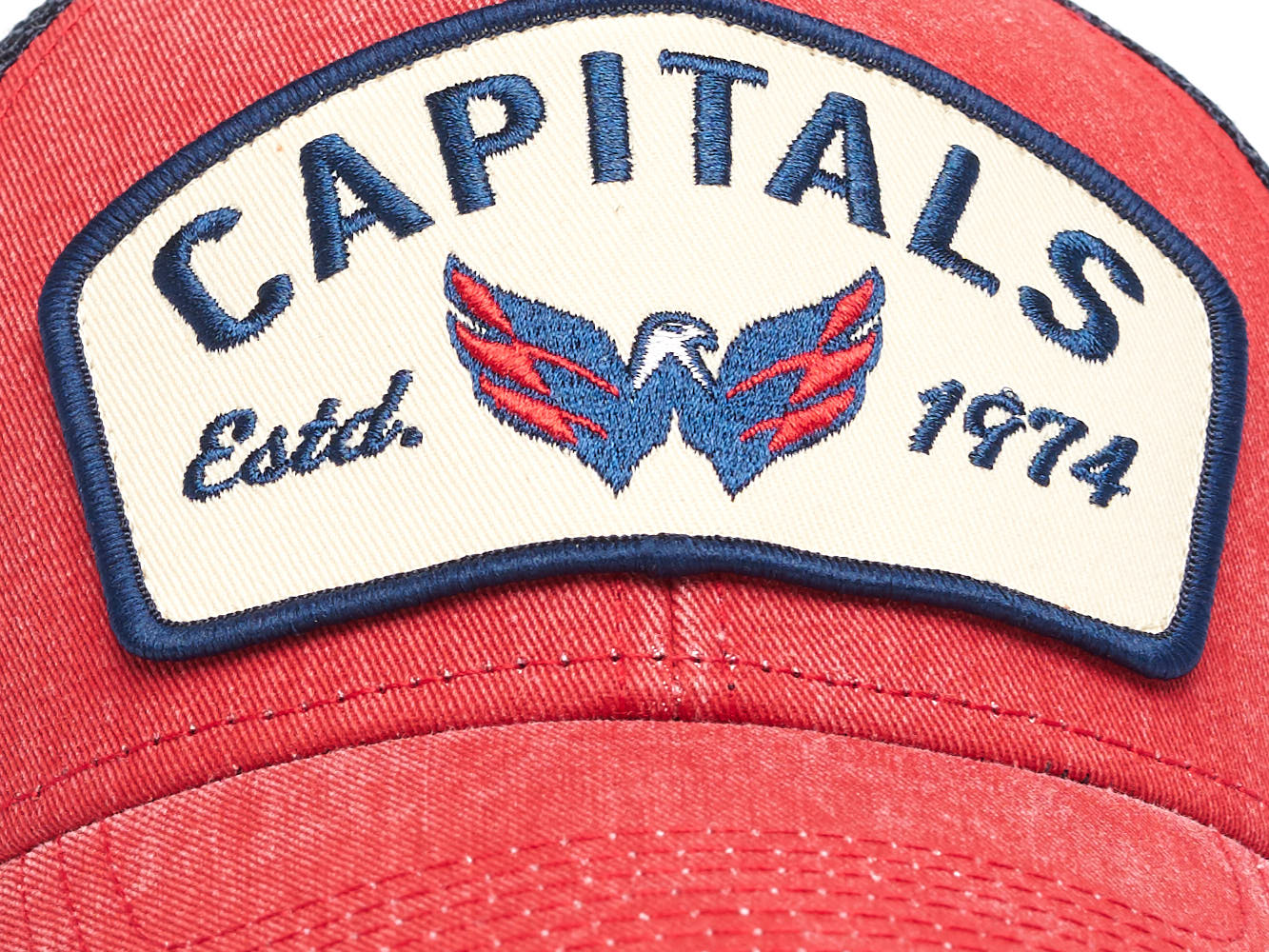 Бейсболка "NHL Washington Capitals Est. 1974" красная с сеткой 52-54