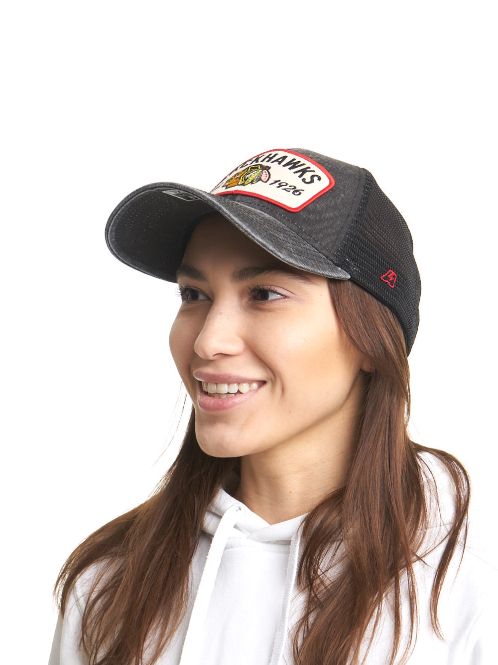 Бейсболка "NHL Chicago Black Hawks Est. 1926" черная с сеткой 55-58