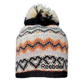 Шапка Reebok с узорами с помпоном