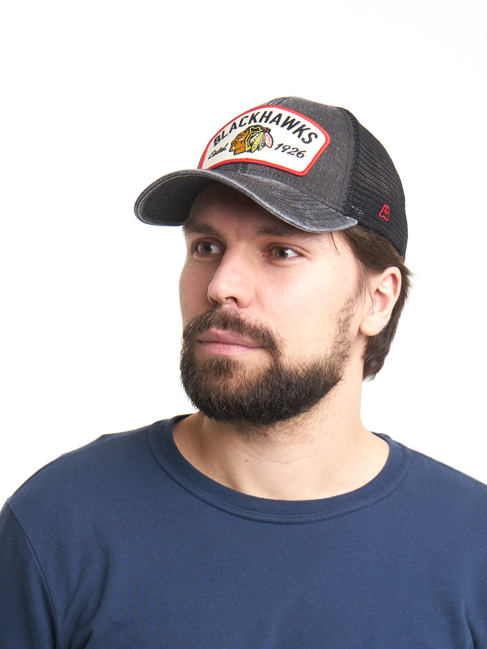 Бейсболка "NHL Chicago Black Hawks Est. 1926" черная с сеткой 55-58