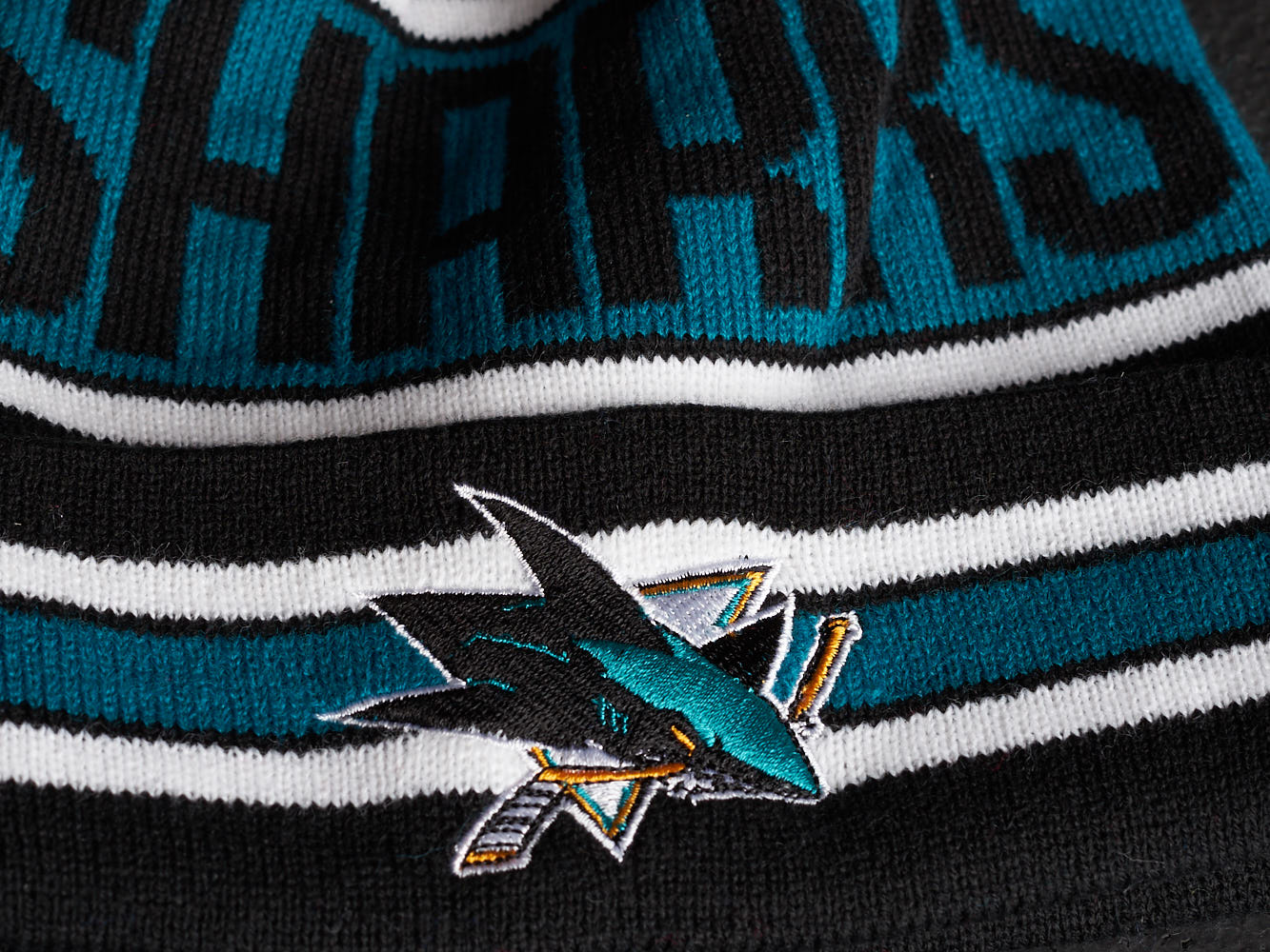 Шапка "NHL San Jose Sharks" с помпоном