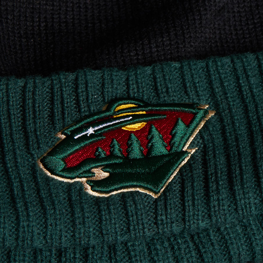 Шапка "NHL Minnesota Wild" с помпоном с вышивкой черно-зеленая