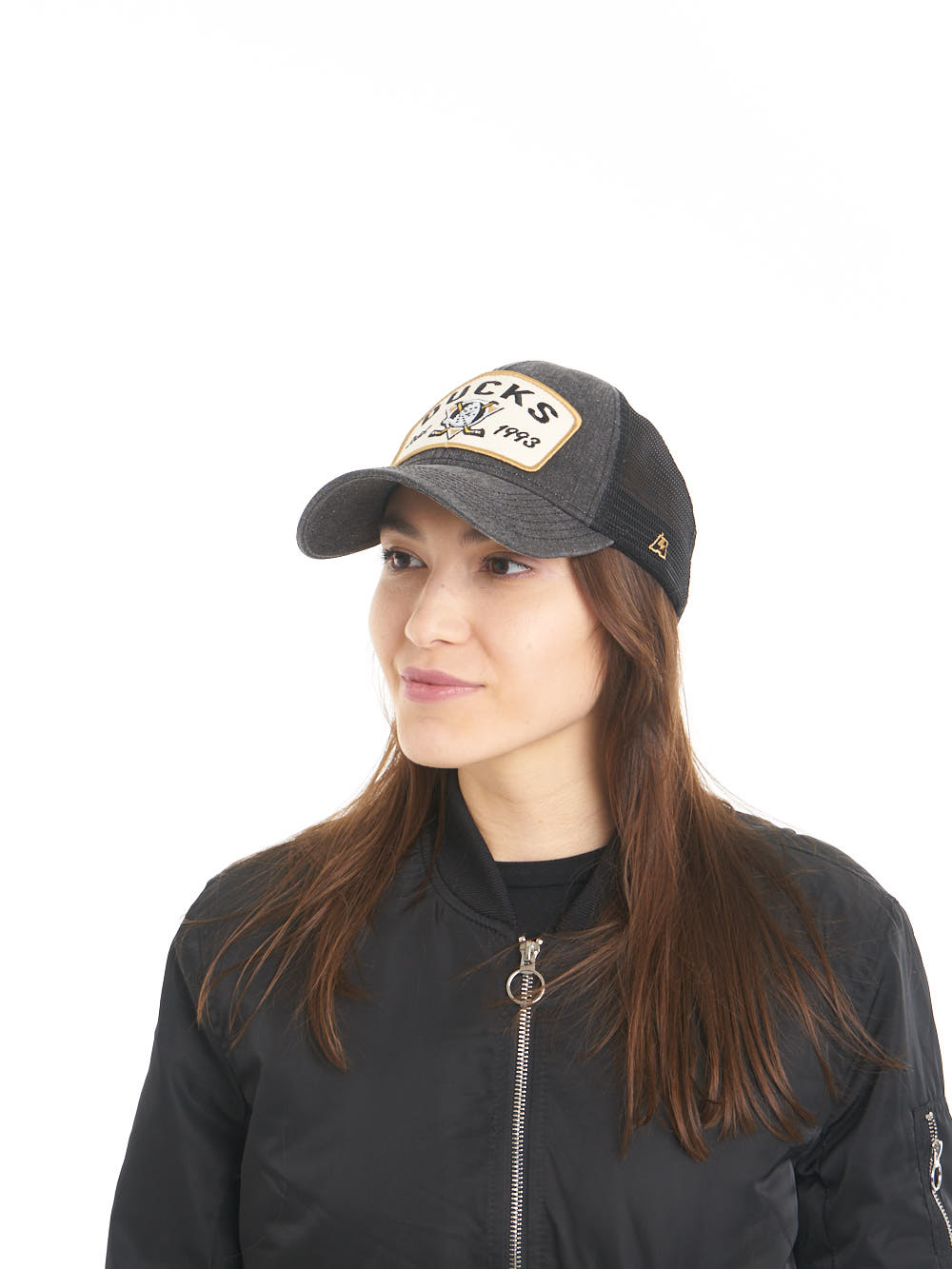 Бейсболка "NHL Anaheim Ducks Est. 1993" черная с сеткой 55-58