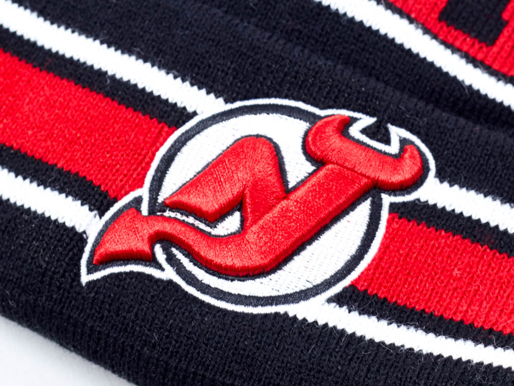 Шапка "NHL New Jersey Devils" с помпоном с вышивкой черно-красная